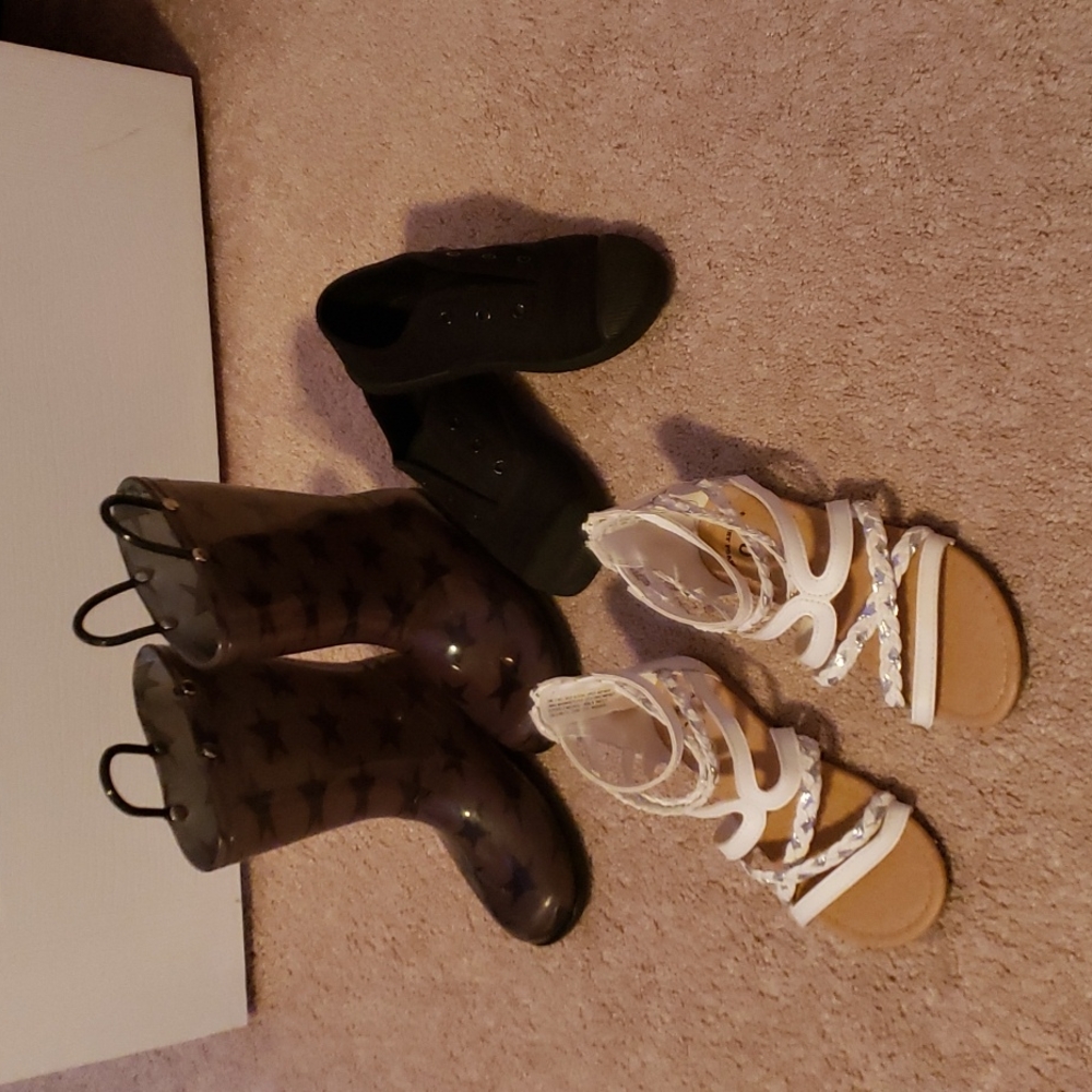 Girls shoes